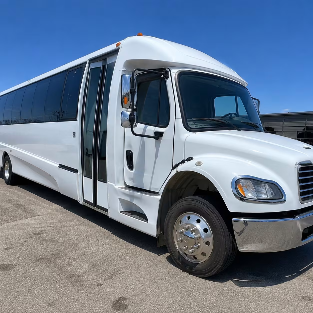 15 35 passenger minibus